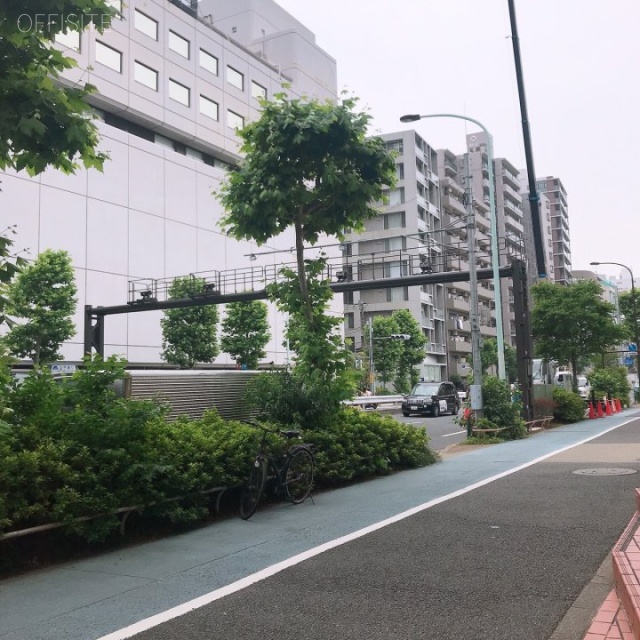 日生住宅目黒マンション ビル前面道路