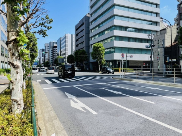 owns八丁堀　前面に新大橋通り