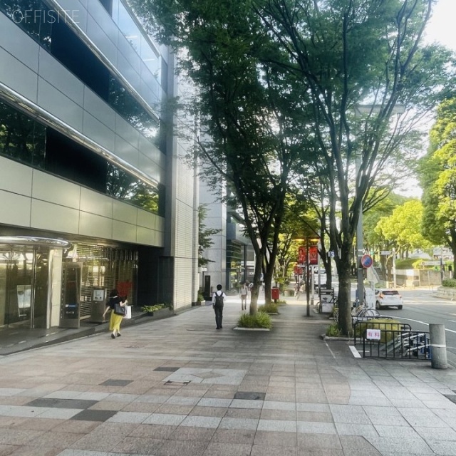 久屋パークビル 前面歩道