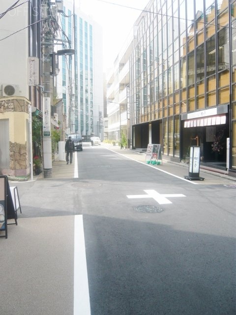 ショパンビル ビル前面道路