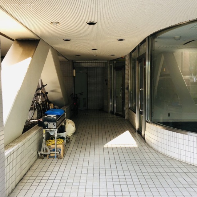 長井ビル エントランス