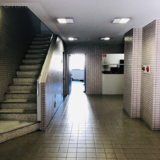 クインズコート新宿 エントランス