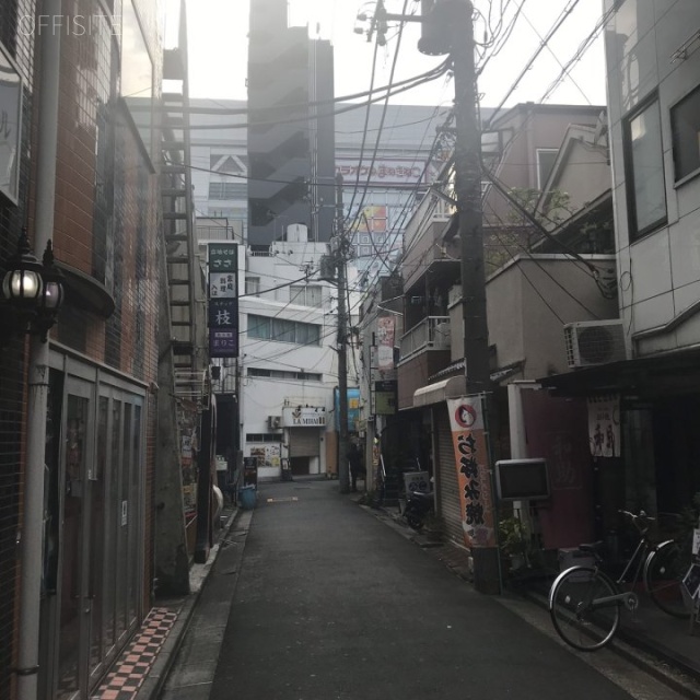 錦糸町イスズビル ビル前面道路