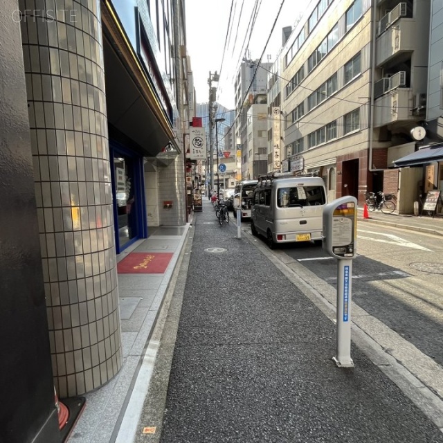 内田ビル 前面歩道