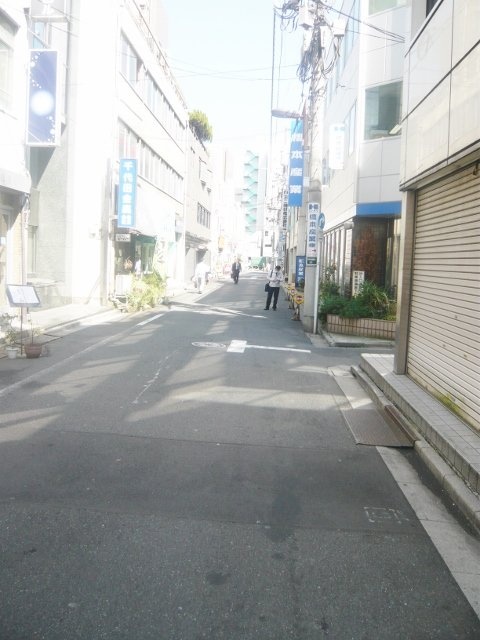 神崎ビル ビル前面道路