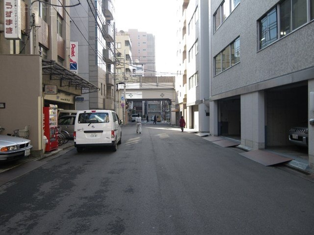 ジャコネットビル ビル前面道路