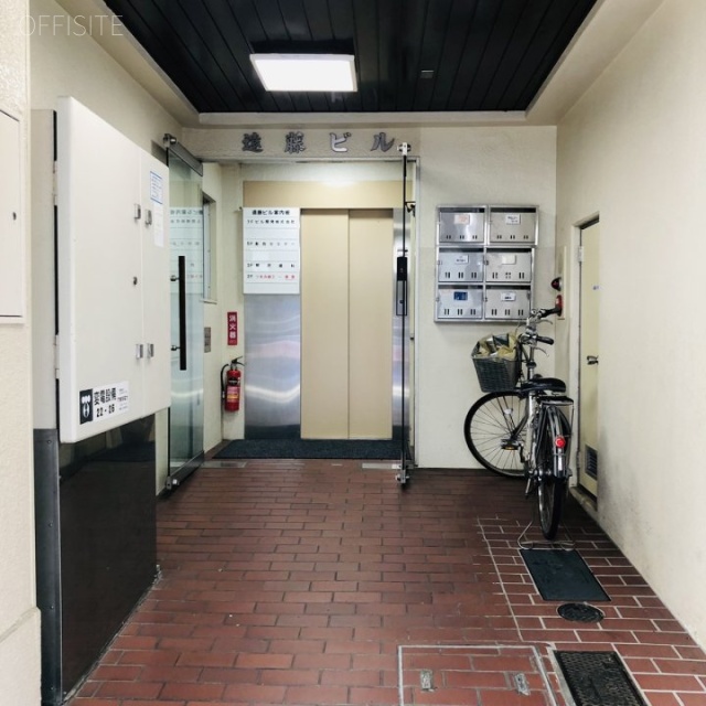 遠藤ビル エントランス