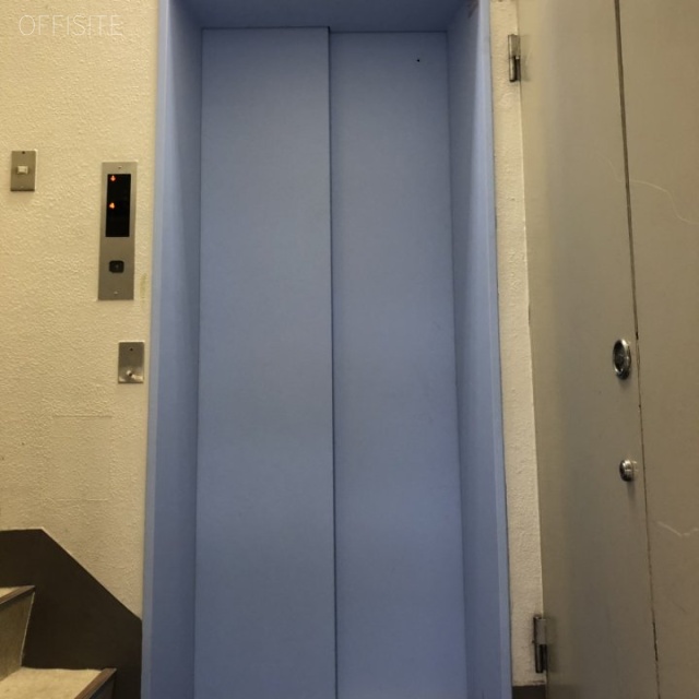 加賀屋ビル エレベーター