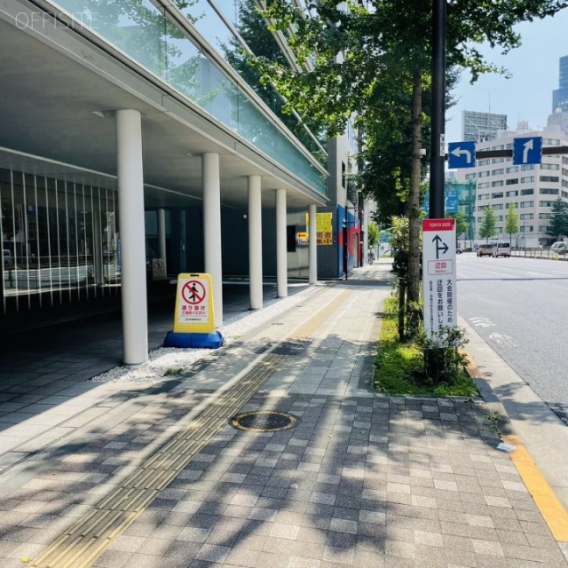 芝明月ビル ビル前面道路
