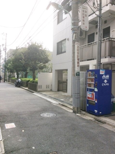 Casamiaビル ビル周辺道路
