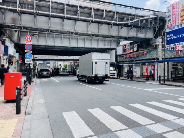 朝風二号館ビル　前面道路