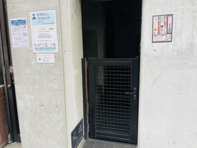 今井ビル　オフィスビル出入口