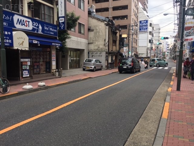 日研アラインビル ビル前面道路