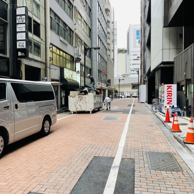 銀座SBMビル ビル前面道路