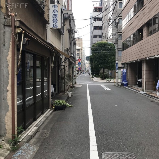 トーエイビル ビル前面道路