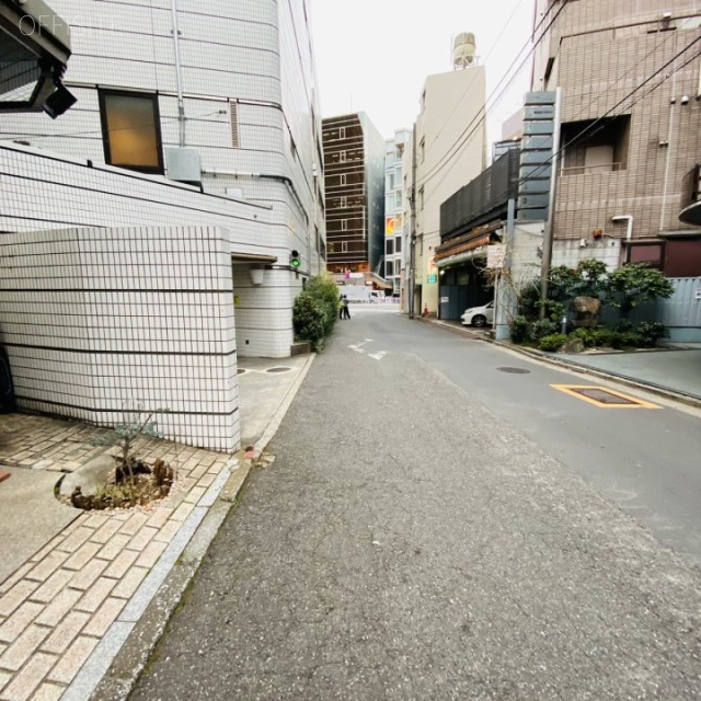 ロフティ原宿 ビル前面道路