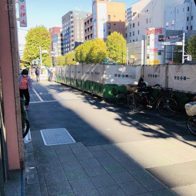 築地中央ビル ビル前面道路