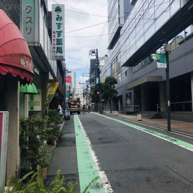 シャトレー代々木 ビル前面道路