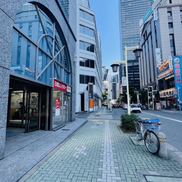 LCビル　前面歩道