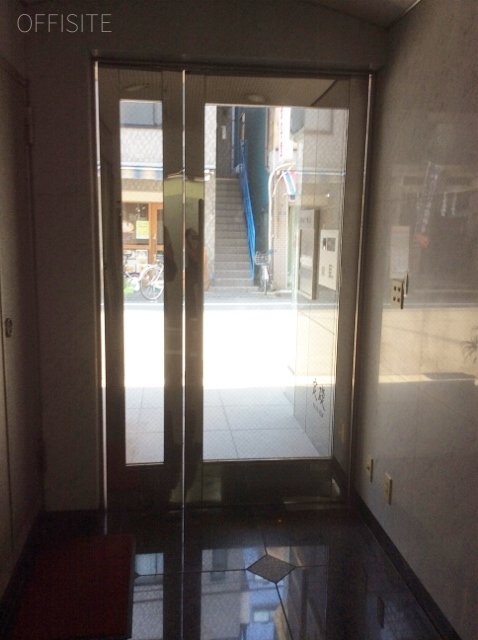 定兼ビル エントランスホール