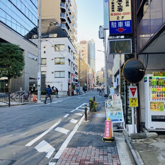 増田金属ビル ビル前面道路