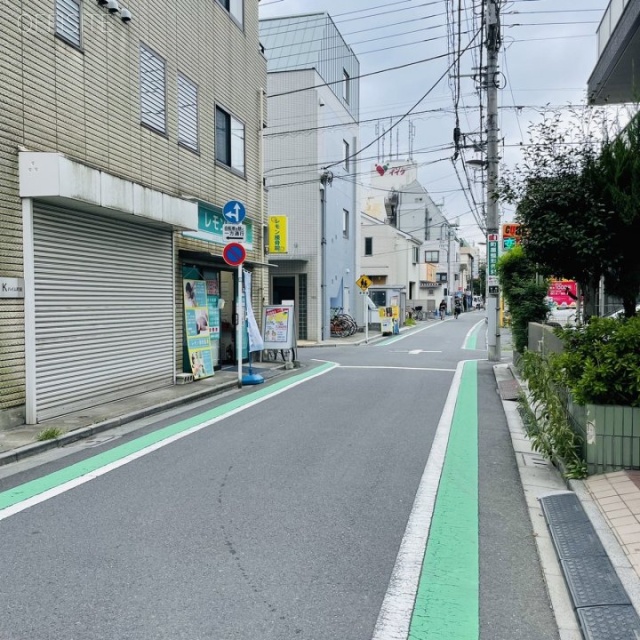 町屋面川ビル ビル前面道路