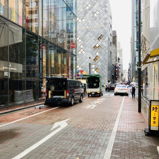 銀座サルタニビル ビル前面道路