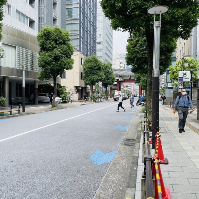 芝加賀ビル ビル前面道路