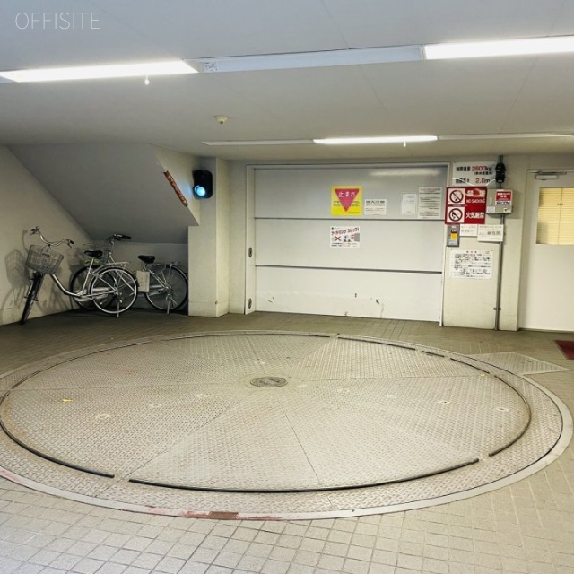 クアトロ室町ビル 駐車場