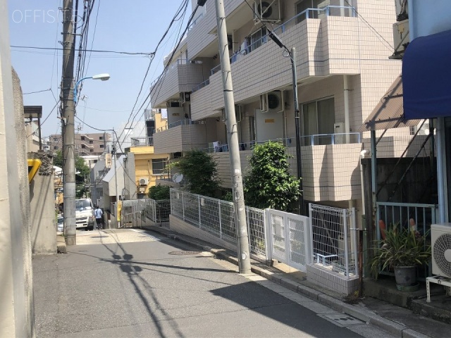 佐成屋ビル ビル前面道路