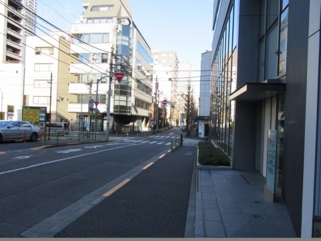 日本橋SOYICビル ビル前面道路