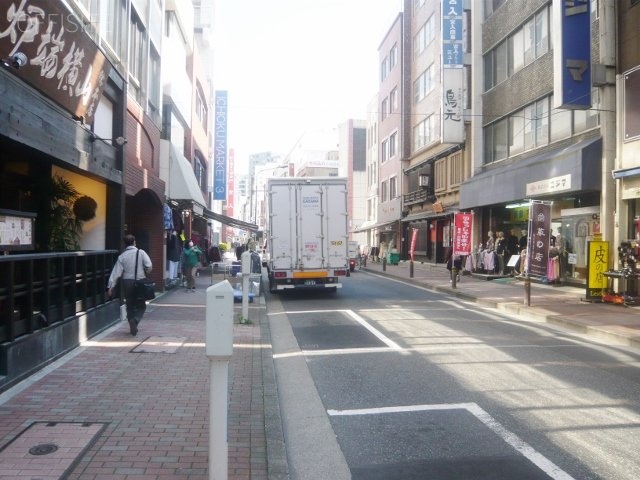 日東タオルビル ビル前面道路