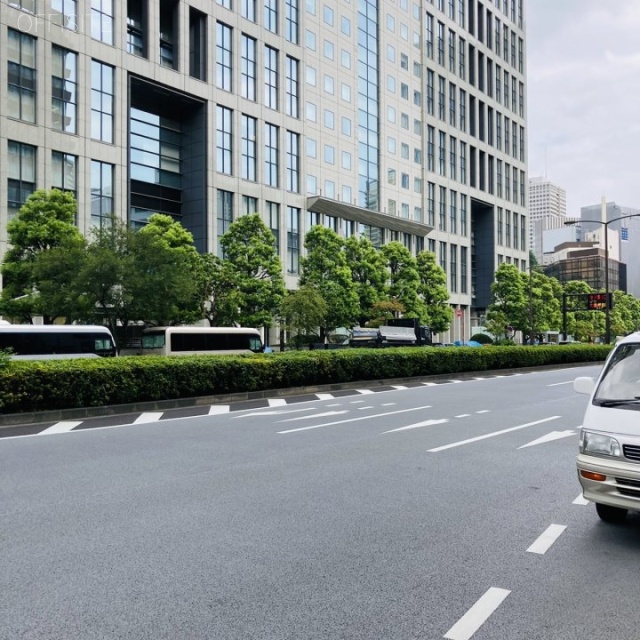 赤坂室町ビル ビル前面道路