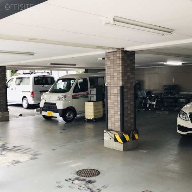 北参道ウイングビル 駐車場