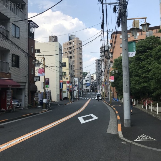 フェリオ西早稲田 ビル前面道路