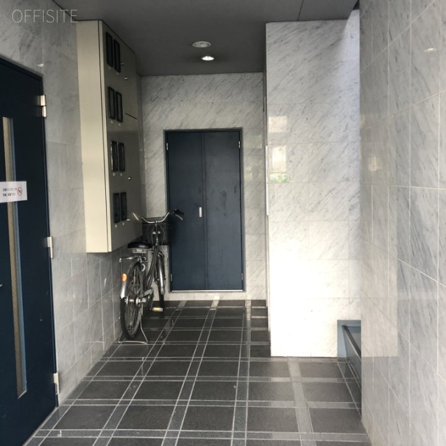 長谷川ビル エントランス