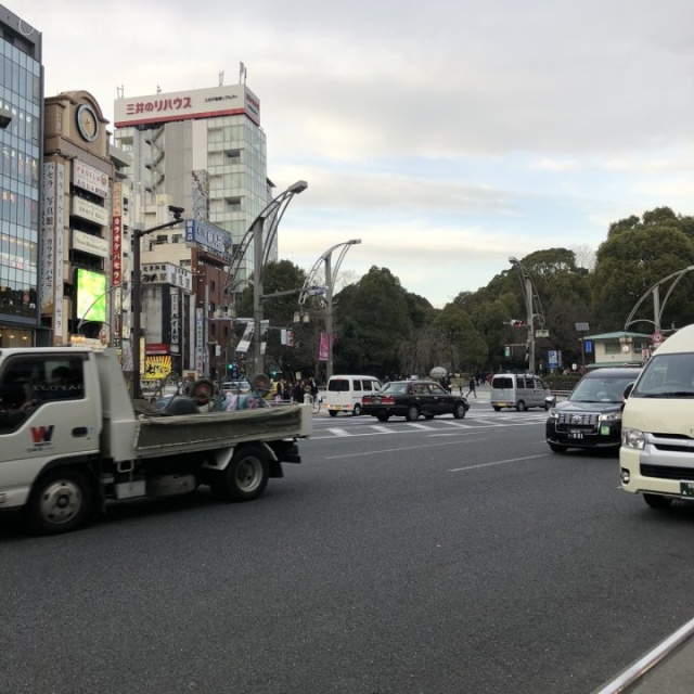 イシイビル ビル前面道路