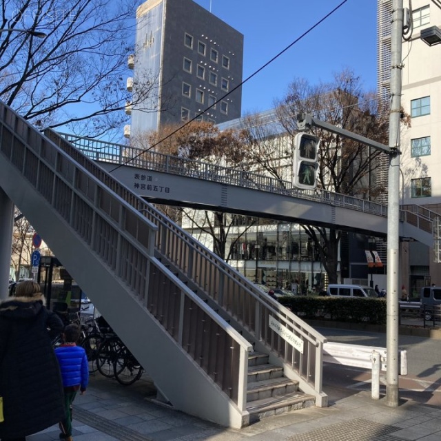 表参道Keyakiビル ビル前面道路