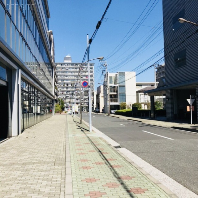 IXINAL門前仲町 (イクシナル門前仲町) ビル前面道路