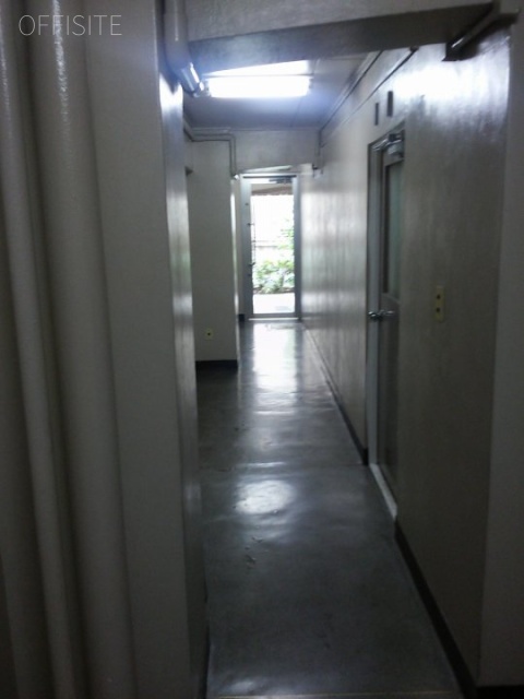 立川ビル 通路