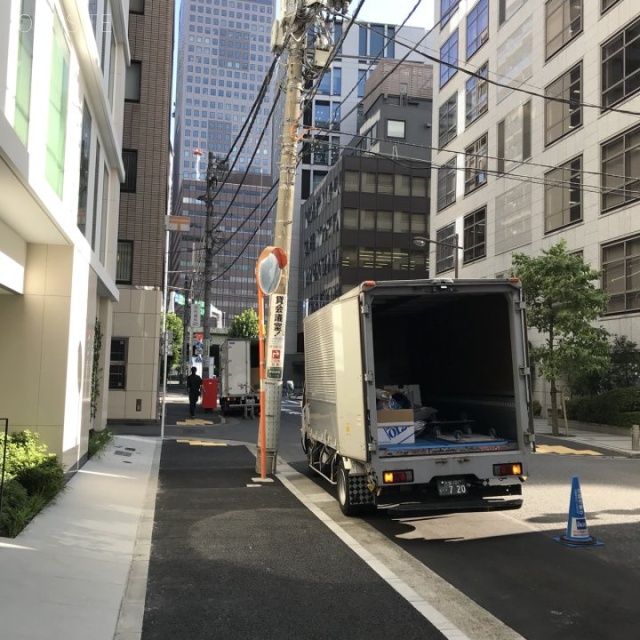 AXAS大手町Luxeaseビル ビル前面道路