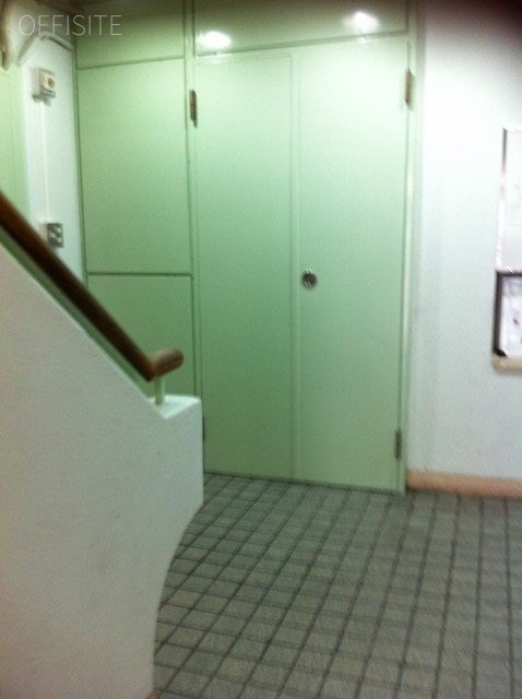 美鈴ビル エントランス