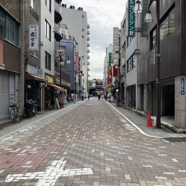 宮島ビル ビル前面道路