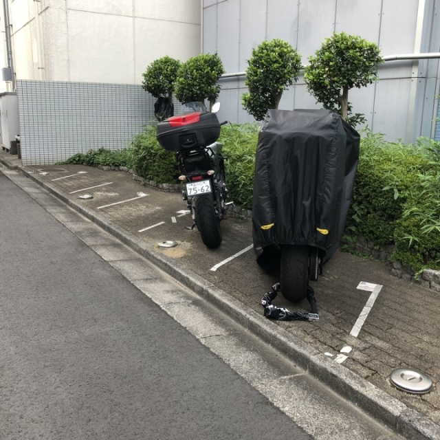 Daiwa品川御殿山ビル バイク置き場