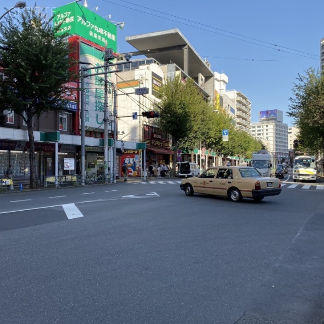 マンション荻窪 ビル前面道路