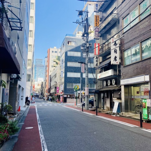 日宝神田ノース ビル全面道路