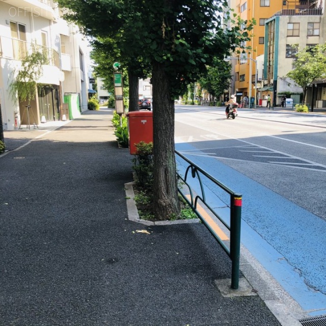 メゾン有輝 ビル前面道路