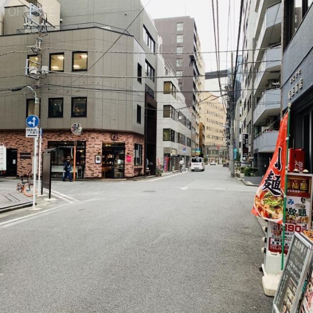 福原ビル ビル前面道路