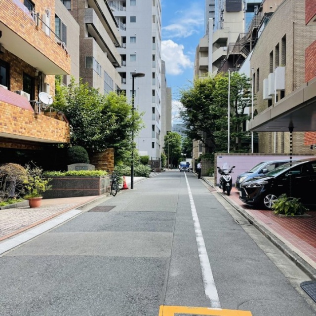 紀尾井ロイヤルハイツ 前面道路