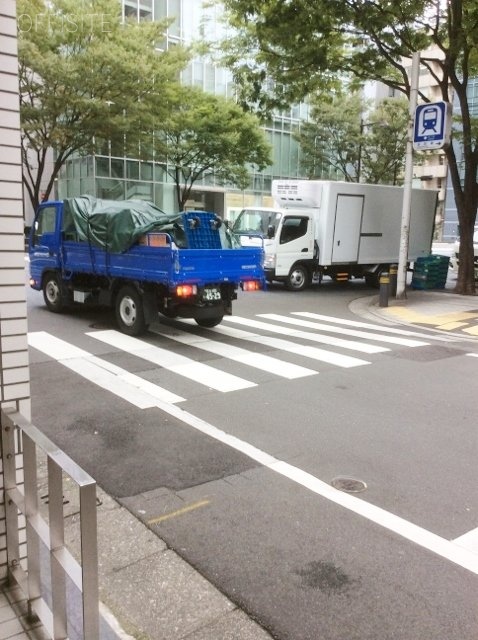 矢村ビル ビル周辺道路